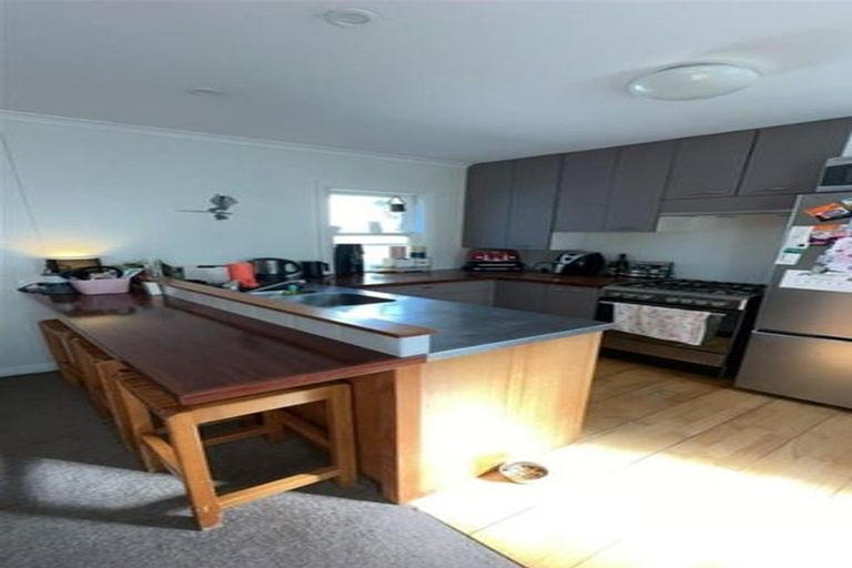 Photo of property in 90 Russell Terrace, Berhampore, Wellington, 6023