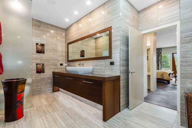 Photo of property in 10 Sunny Glen, Waikanae, 5036