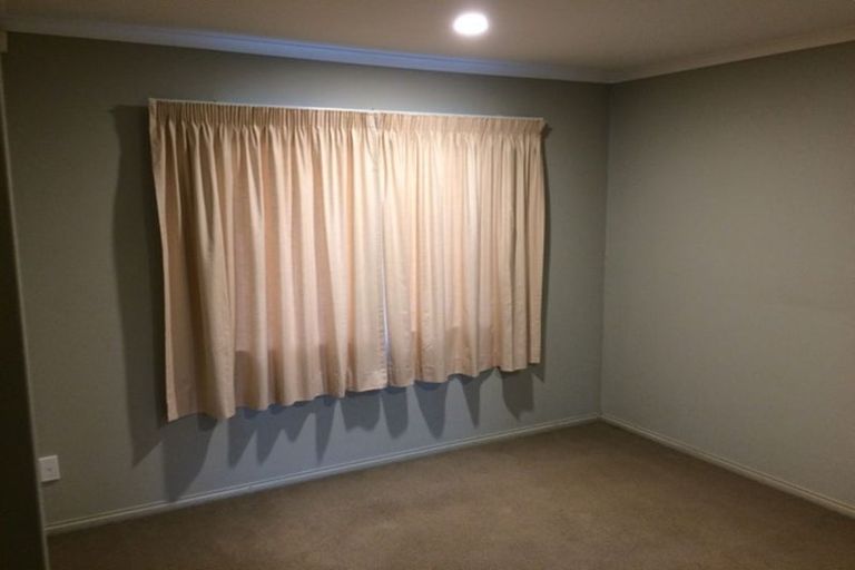 Photo of property in 32 Carrick Glen Avenue, Flat Bush, Auckland, 2019