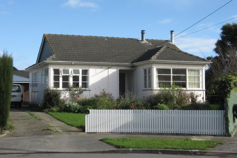 Photo of property in 3 Burke Grove, Naenae, Lower Hutt, 5011