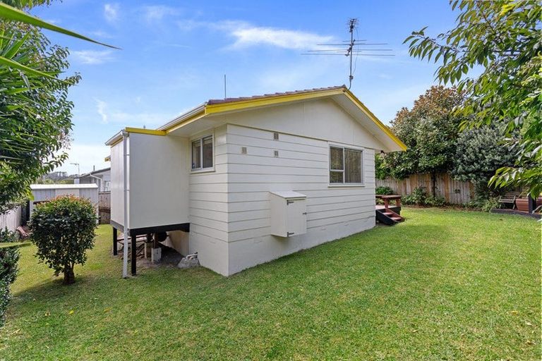 Photo of property in 2/21b Mildmay Road, Henderson, Auckland, 0610