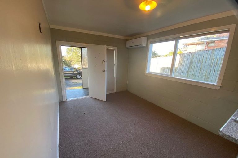 Photo of property in 12 Tahi Terrace, Glen Eden, Auckland, 0602