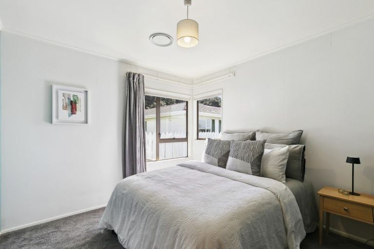 Photo of property in 7 Saint Aidans Way, Tawa, Wellington, 5028