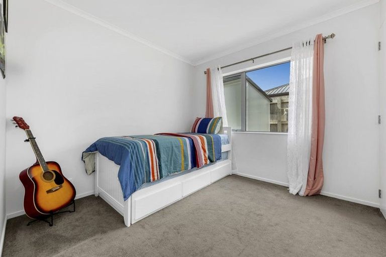 Photo of property in 13 Kapowai Boulevard, Takanini, 2112