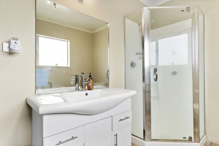 Photo of property in 56 Charles Street, Carterton, 5713