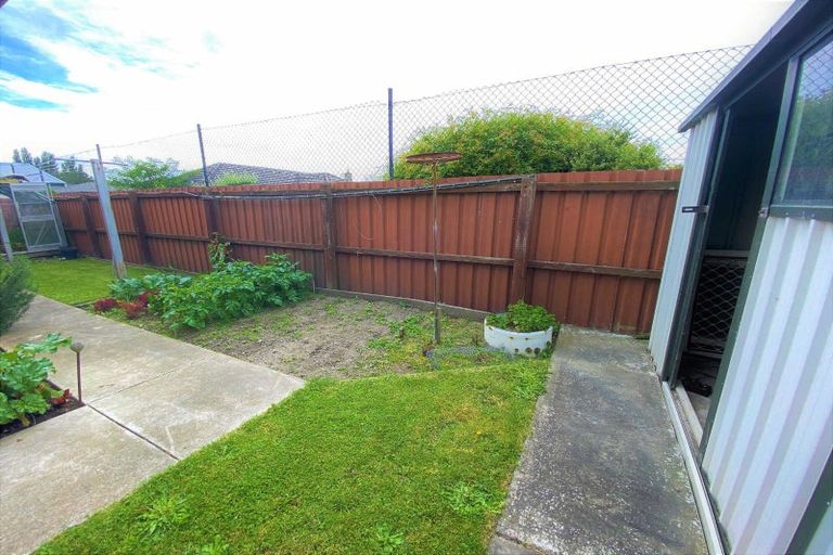 Photo of property in 2/58b Daniels Road, Redwood, Christchurch, 8051