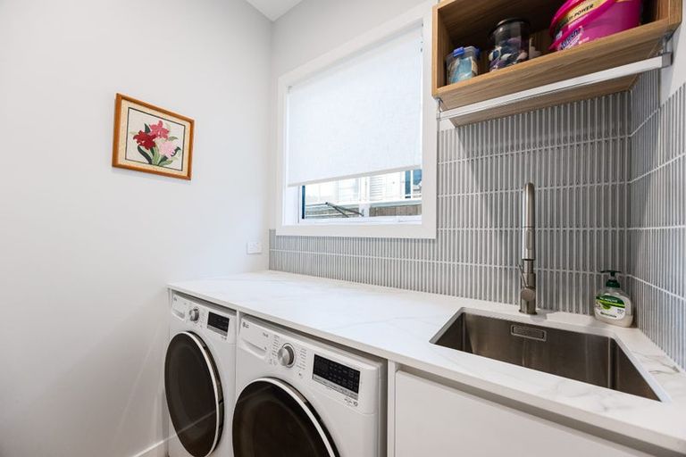 Photo of property in 63 Milford Road, Milford, Auckland, 0620