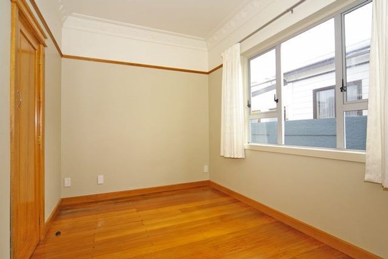 Photo of property in 104 Rongotai Road, Kilbirnie, Wellington, 6022