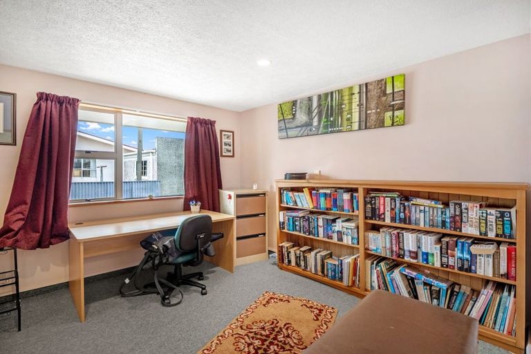 Photo of property in 103 Clyde Street, Balclutha, 9230