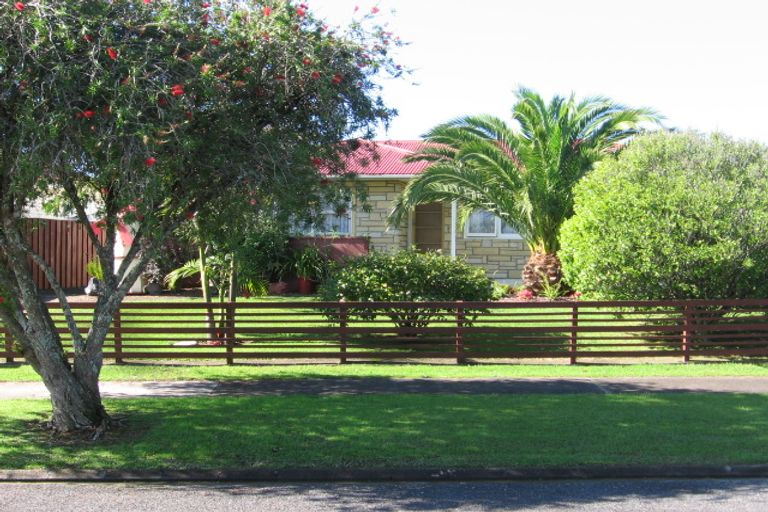 Photo of property in 8 Mangos Place, Pakuranga, Auckland, 2010