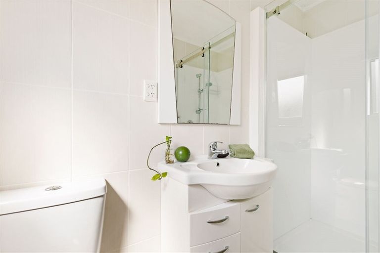 Photo of property in 1/46 Yeovil Road, Te Atatu Peninsula, Auckland, 0610