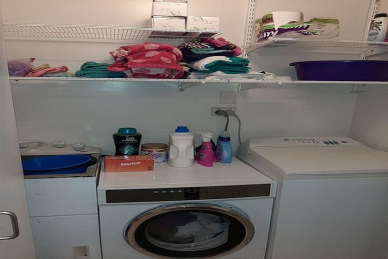 Photo of property in 2/1 Opito Way, East Tamaki, Auckland, 2013