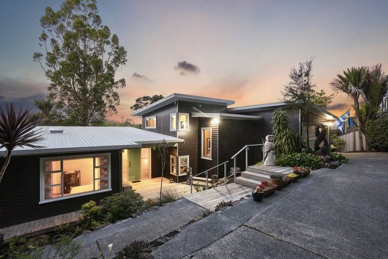 Photo of property in 30 Tinopai Road, Titirangi, Auckland, 0604