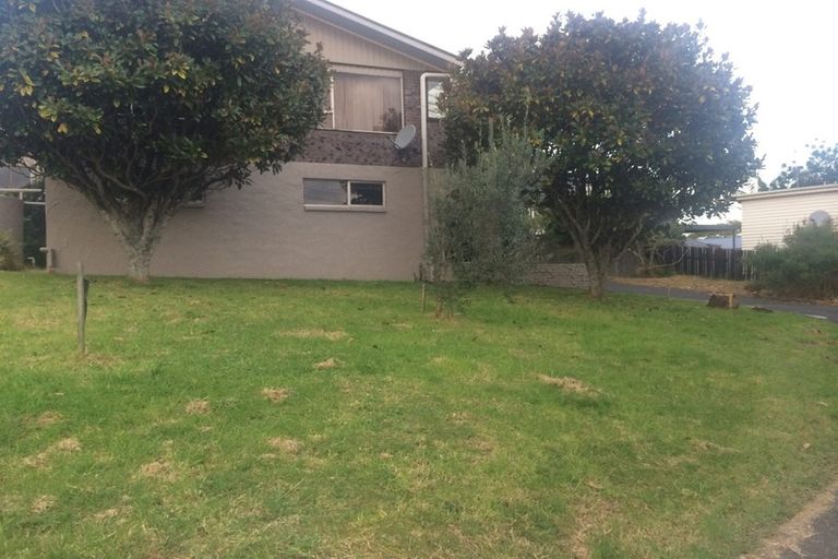 Photo of property in 1/533 Beach Road, Murrays Bay, Auckland, 0630