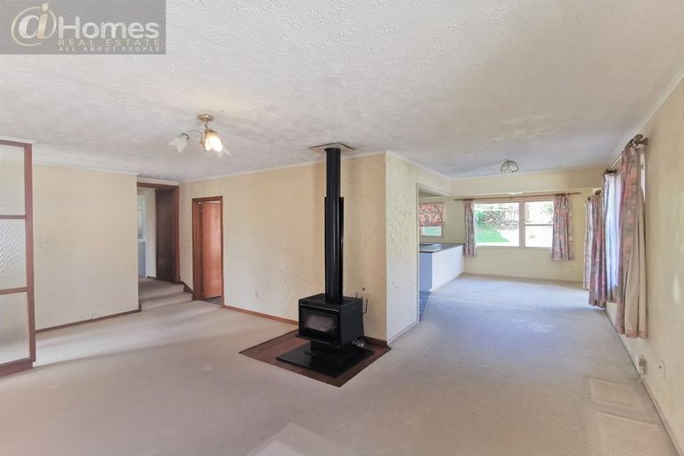 Photo of property in 16 Edgewood Way, Henderson, Auckland, 0612