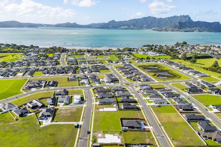 Photo of property in 9 Taurangawaka Road, One Tree Point, 0118