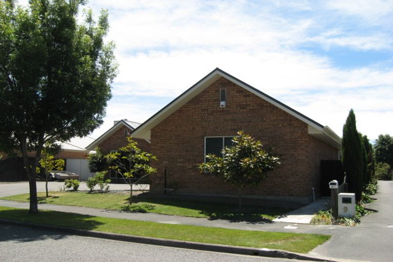 Photo of property in 7 Berkshire Drive, Avonhead, Christchurch, 8042