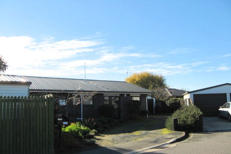 Photo of property in 3a Lindis Lane, New Brighton, Christchurch, 8083