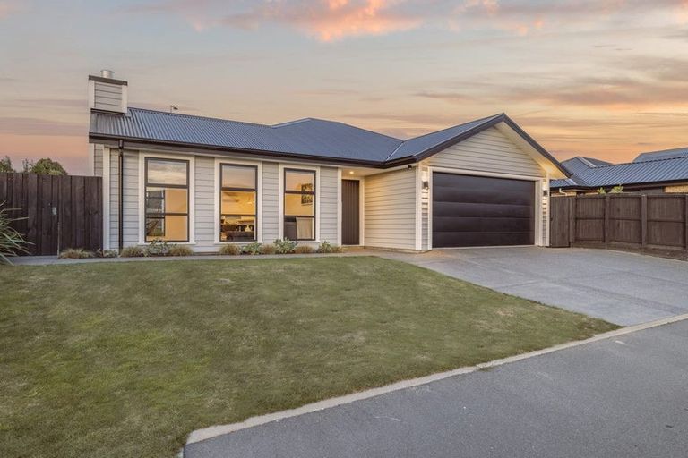 Photo of property in 20 Bargrove Close, Halswell, Christchurch, 8025