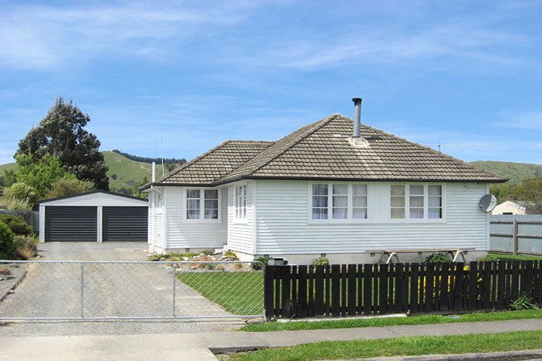 Photo of property in 10 Montgomery Street, Cheviot, 7310