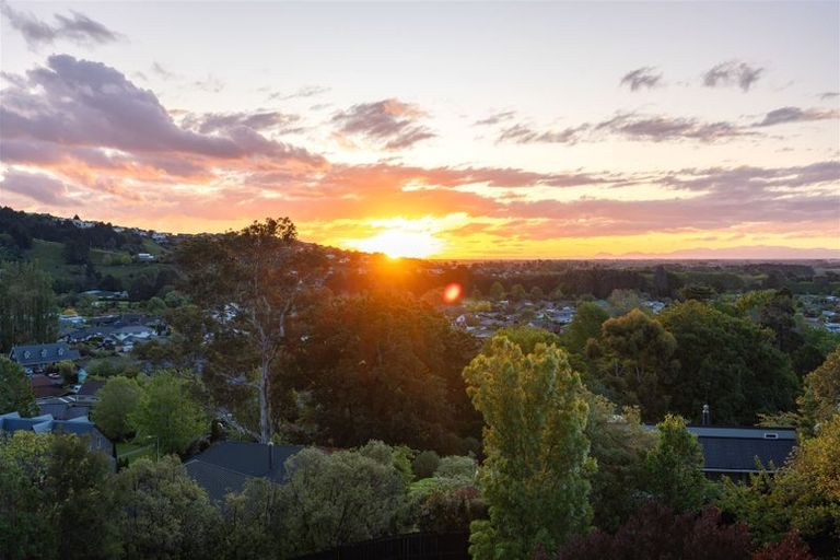 Photo of property in 12 Lucknow Place, Cashmere, Christchurch, 8022