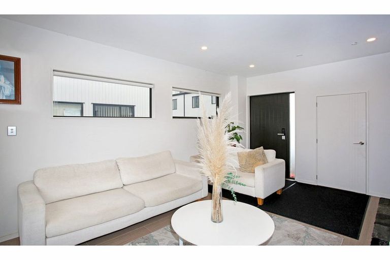 Photo of property in 57 John Gray Street, Papakura, 2110