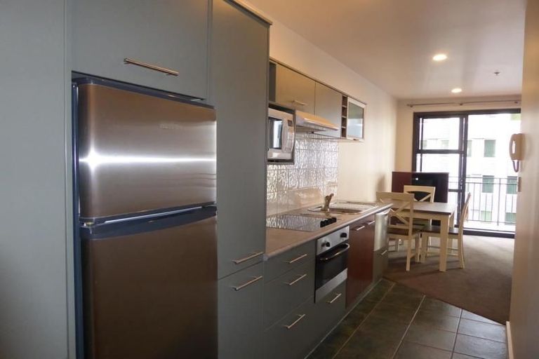 Photo of property in Atrium Towers, 6e/154 The Terrace, Wellington Central, Wellington, 6011