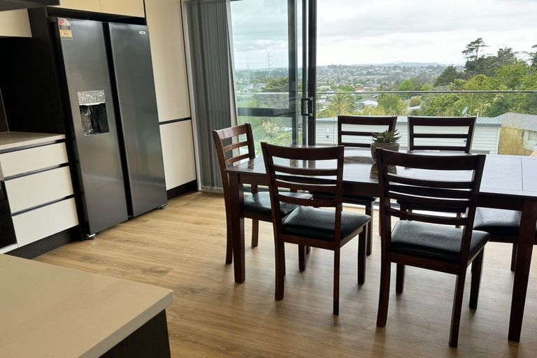 Photo of property in 309 Don Buck Road, Massey, Auckland, 0614