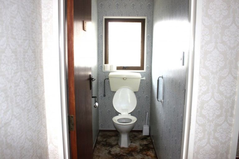 Photo of property in 18 Victoria Avenue, Dannevirke, 4930