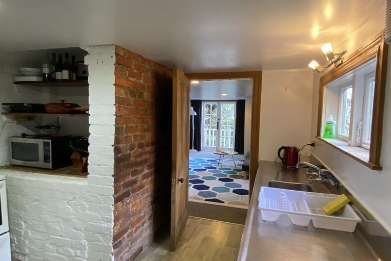 Photo of property in 74 Fairlie Terrace, Kelburn, Wellington, 6021