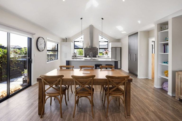 Photo of property in 6 Lewis Way, Cambridge, 3434