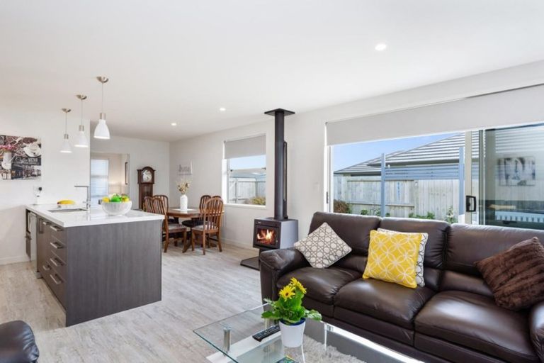 Photo of property in 10 Batty Street, Papamoa Beach, Papamoa, 3118