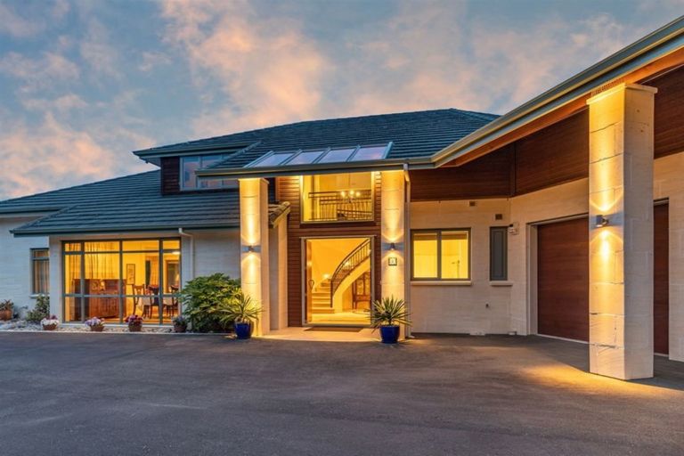 Photo of property in 8 Bronte Road East, Bronte, Upper Moutere, 7173