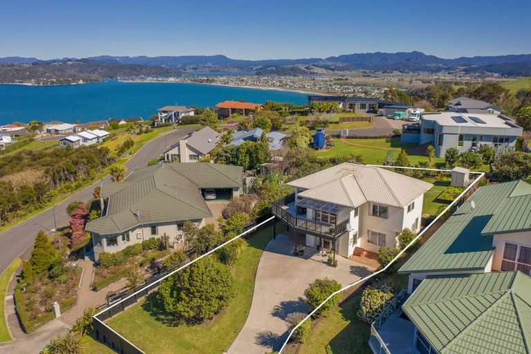 Photo of property in 143 Centennial Drive, Whitianga, 3510