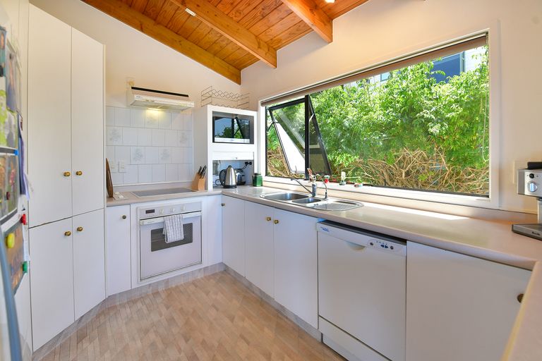 Photo of property in 11b Orewa Heights Crescent, Orewa, 0931