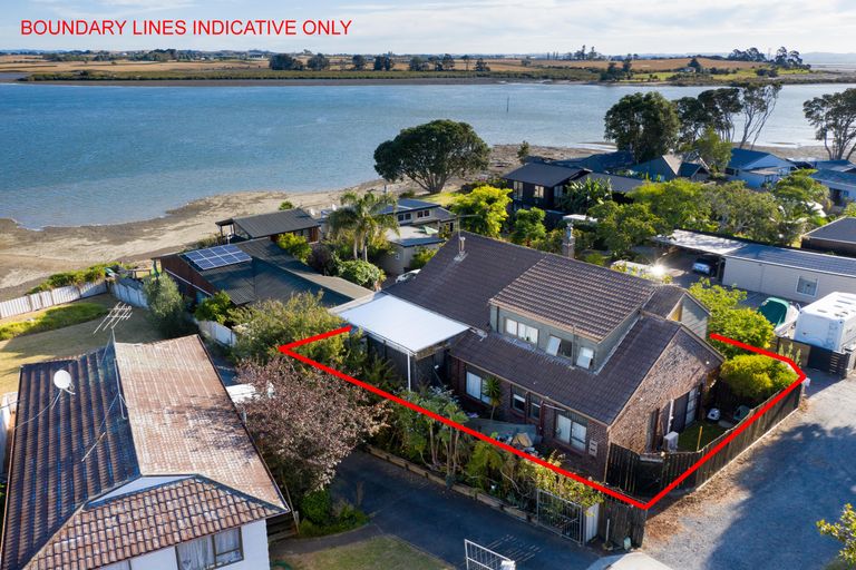 Photo of property in 13a Lawson Way, Weymouth, Auckland, 2103