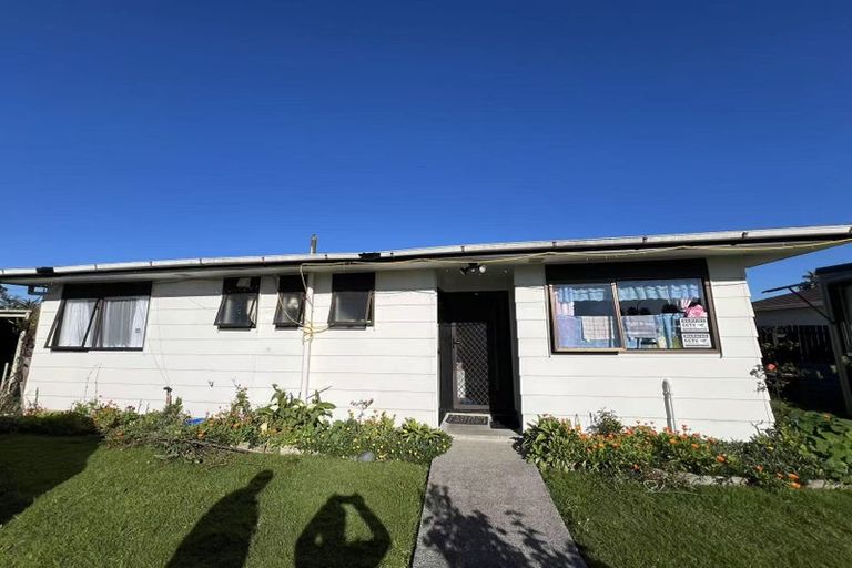 Photo of property in 2/18 Bingara Place, Favona, Auckland, 2024