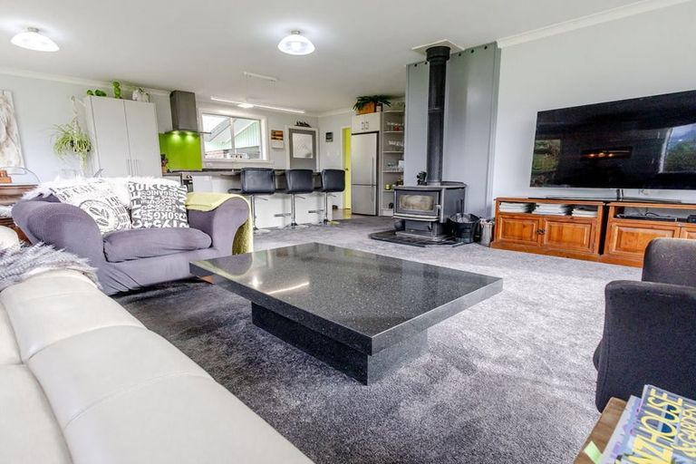 Photo of property in 390 Robertson Road, Harihari, 7884
