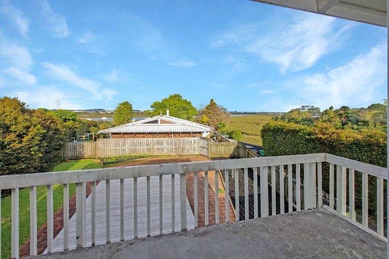 Photo of property in 112a Tiroroa Avenue, Te Atatu South, Auckland, 0610