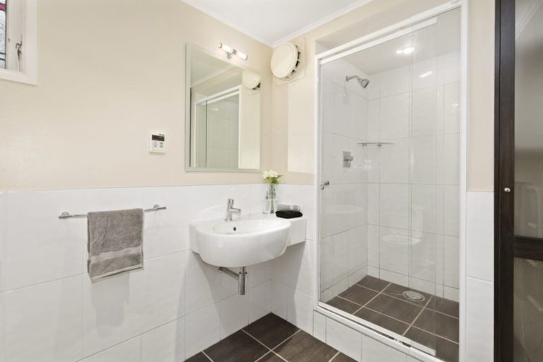 Photo of property in 205 Miromiro Road, Normandale, Lower Hutt, 5010