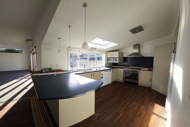 Photo of property in 16 Edinburgh Terrace, Berhampore, Wellington, 6023