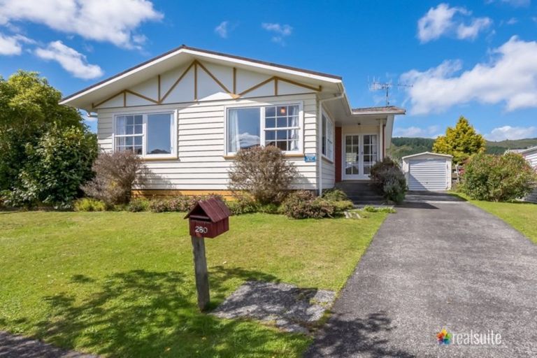 Photo of property in 280 Wellington Road, Wainuiomata, Lower Hutt, 5014