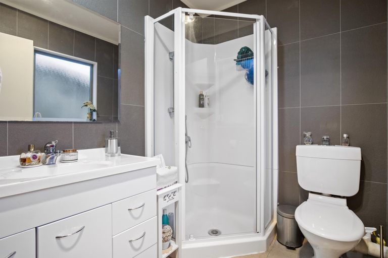 Photo of property in 65 The Glade South, Pukekohe, 2120