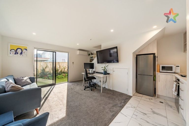 Photo of property in 8/97 Whites Line East, Waiwhetu, Lower Hutt, 5010