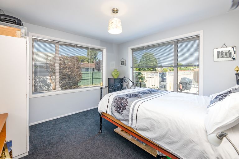 Photo of property in 24b Sarabande Avenue, Redwood, Christchurch, 8051