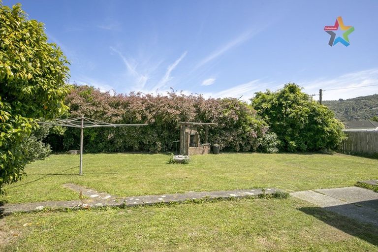 Photo of property in 6 Bryant Grove, Taita, Lower Hutt, 5011