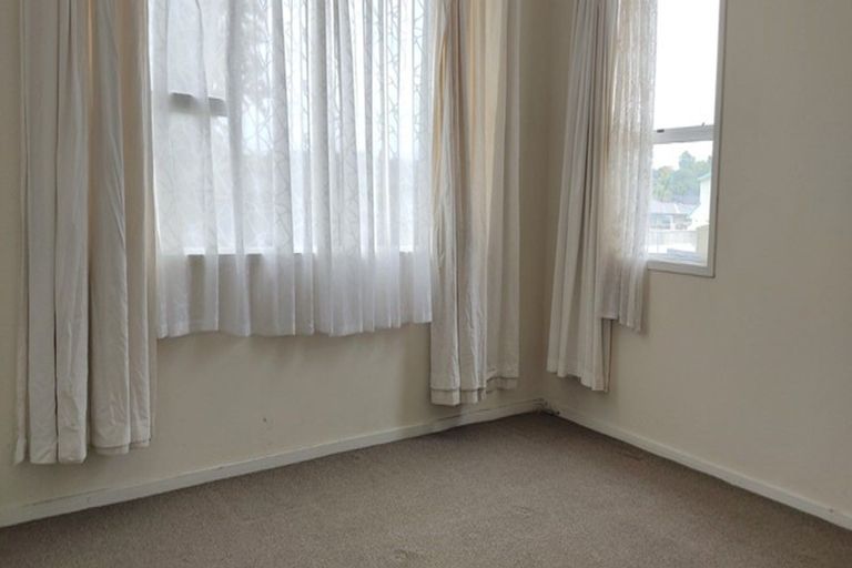 Photo of property in 6 Fiesta Drive, Half Moon Bay, Auckland, 2012