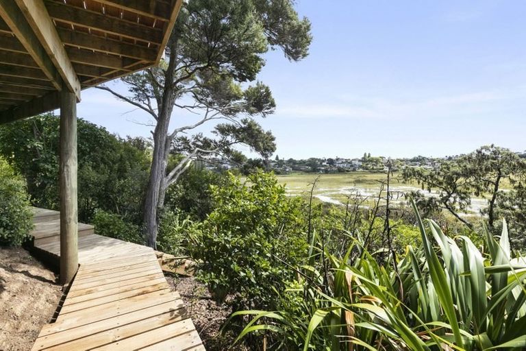 Photo of property in 2/34 Mcbreen Avenue, Northcote, Auckland, 0627