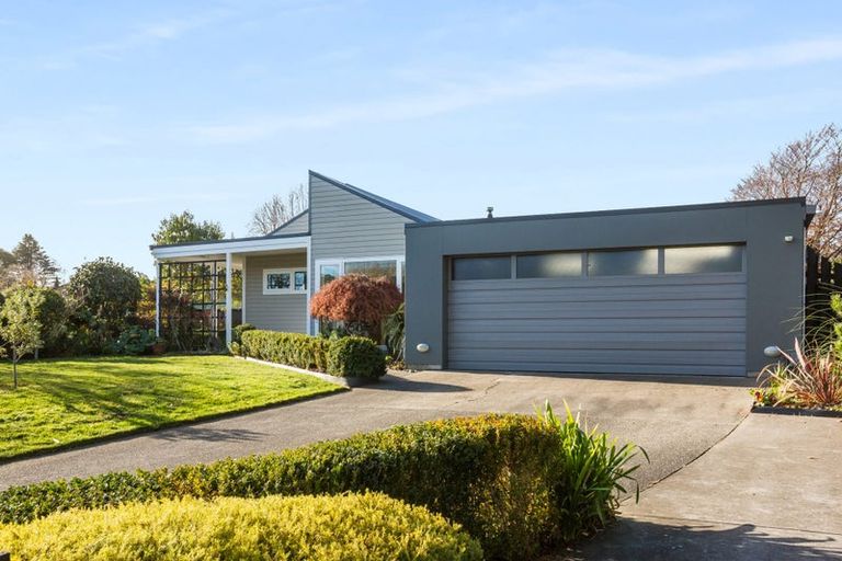 Photo of property in 13 Fleetwood Grove, Waikanae, 5036
