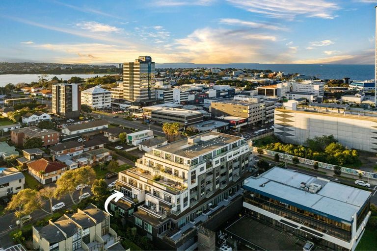 Photo of property in Maison Apartments, 111/16 Huron Street, Takapuna, Auckland, 0622